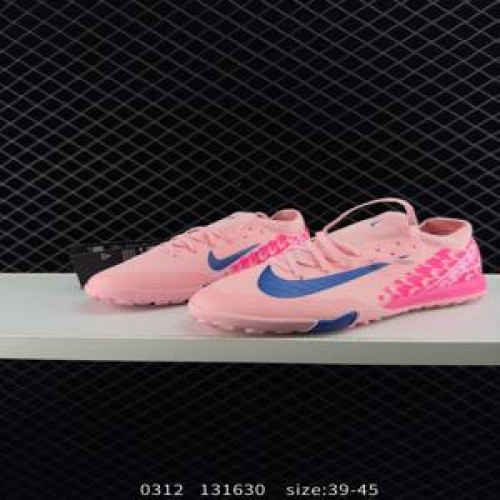 남성용 축구화