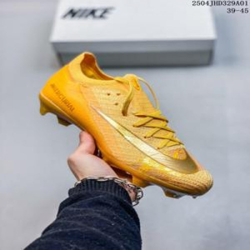 남성용 축구화